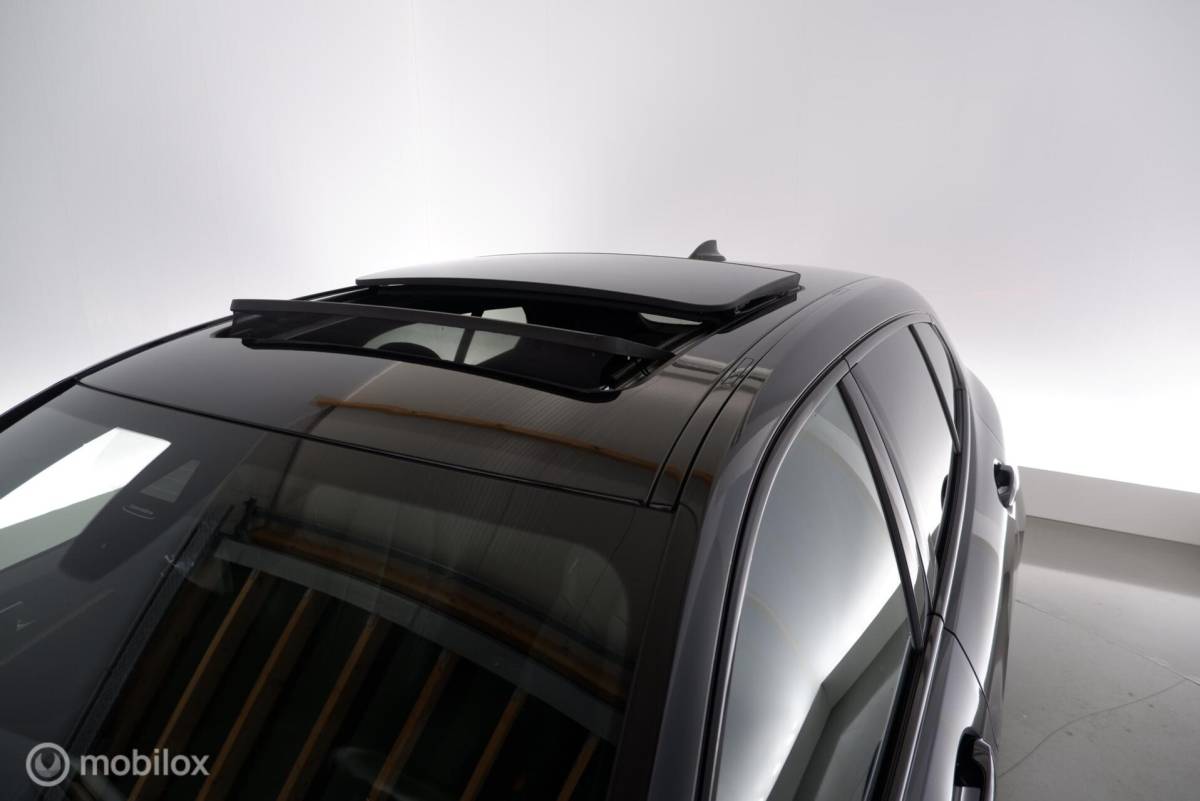 BMW 1 Serie BMW 1-serie 118i M-Sport Introduction Edition leer|panorama|led|cam|nav|dab|ecc|lmv17