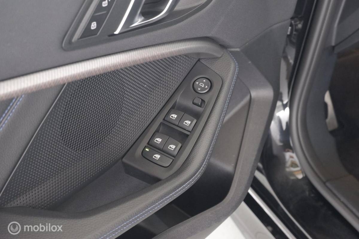 BMW 1 Serie BMW 1-serie 118i M-Sport Introduction Edition leer|panorama|led|cam|nav|dab|ecc|lmv17