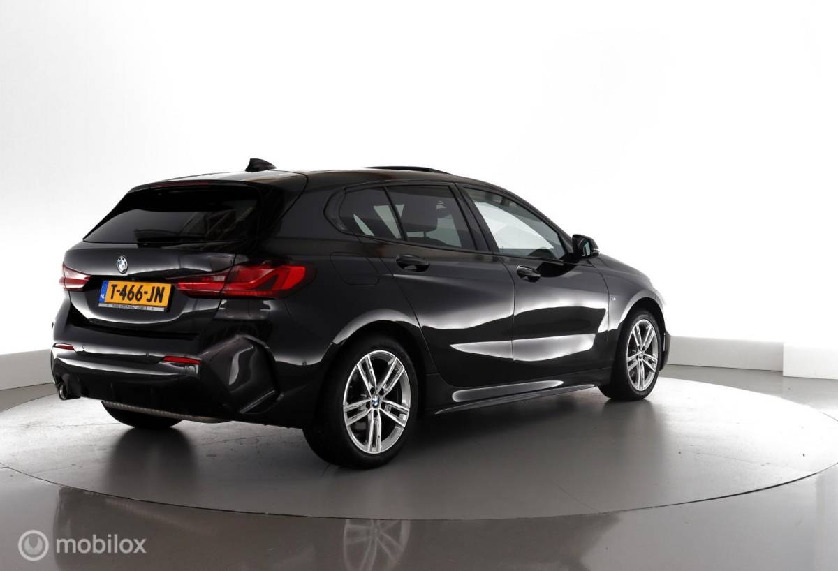 BMW 1 Serie BMW 1-serie 118i M-Sport Introduction Edition leer|panorama|led|cam|nav|dab|ecc|lmv17