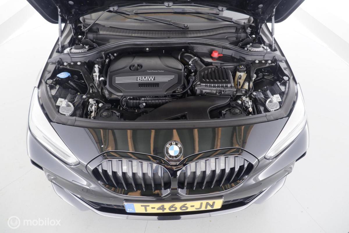 BMW 1 Serie BMW 1-serie 118i M-Sport Introduction Edition leer|panorama|led|cam|nav|dab|ecc|lmv17