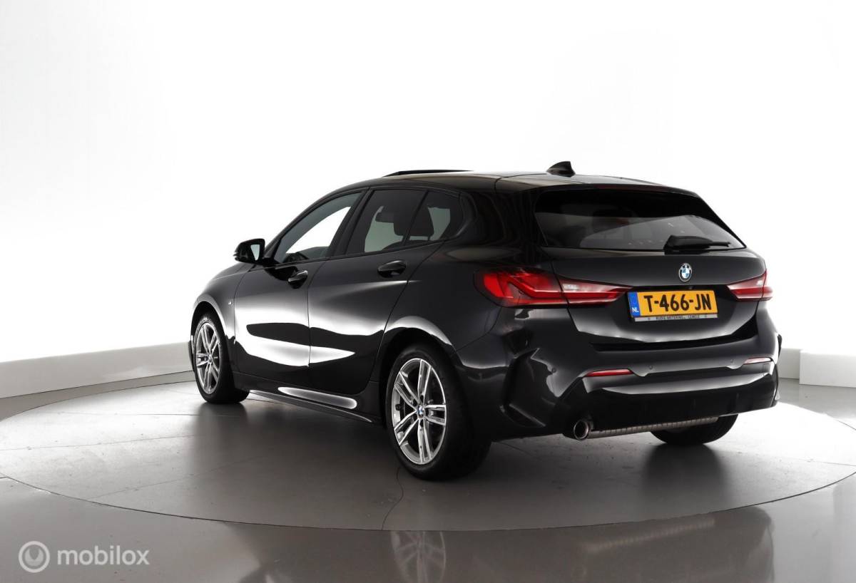BMW 1 Serie BMW 1-serie 118i M-Sport Introduction Edition leer|panorama|led|cam|nav|dab|ecc|lmv17