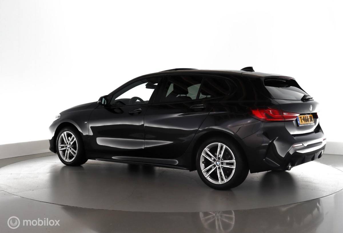 BMW 1 Serie BMW 1-serie 118i M-Sport Introduction Edition leer|panorama|led|cam|nav|dab|ecc|lmv17