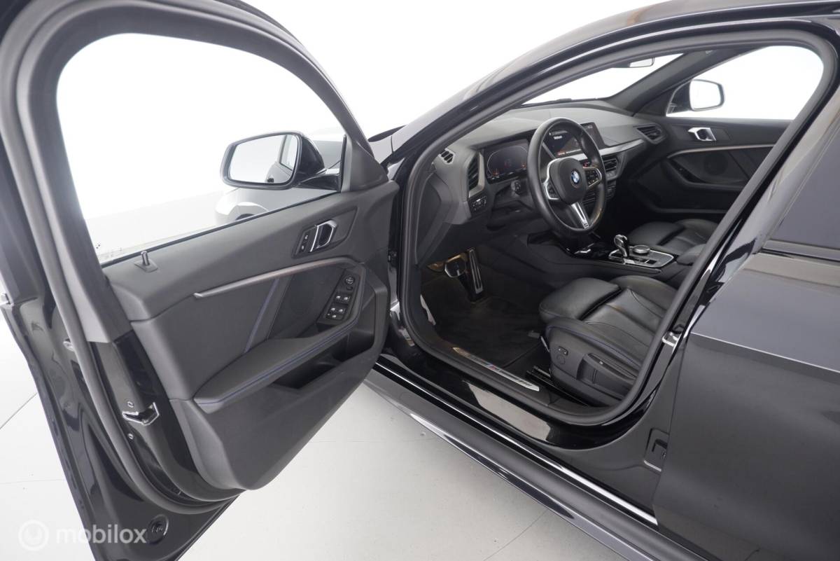 BMW 1 Serie BMW 1-serie 118i M-Sport Introduction Edition leer|panorama|led|cam|nav|dab|ecc|lmv17