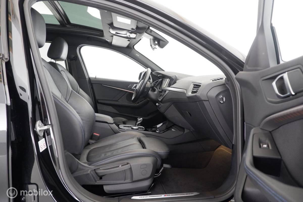 BMW 1 Serie BMW 1-serie 118i M-Sport Introduction Edition leer|panorama|led|cam|nav|dab|ecc|lmv17