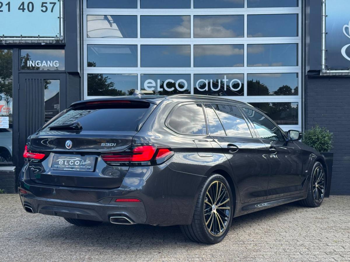 BMW 5 Serie BMW 5-serie Touring 530i M-Sport / Pano / ACC
