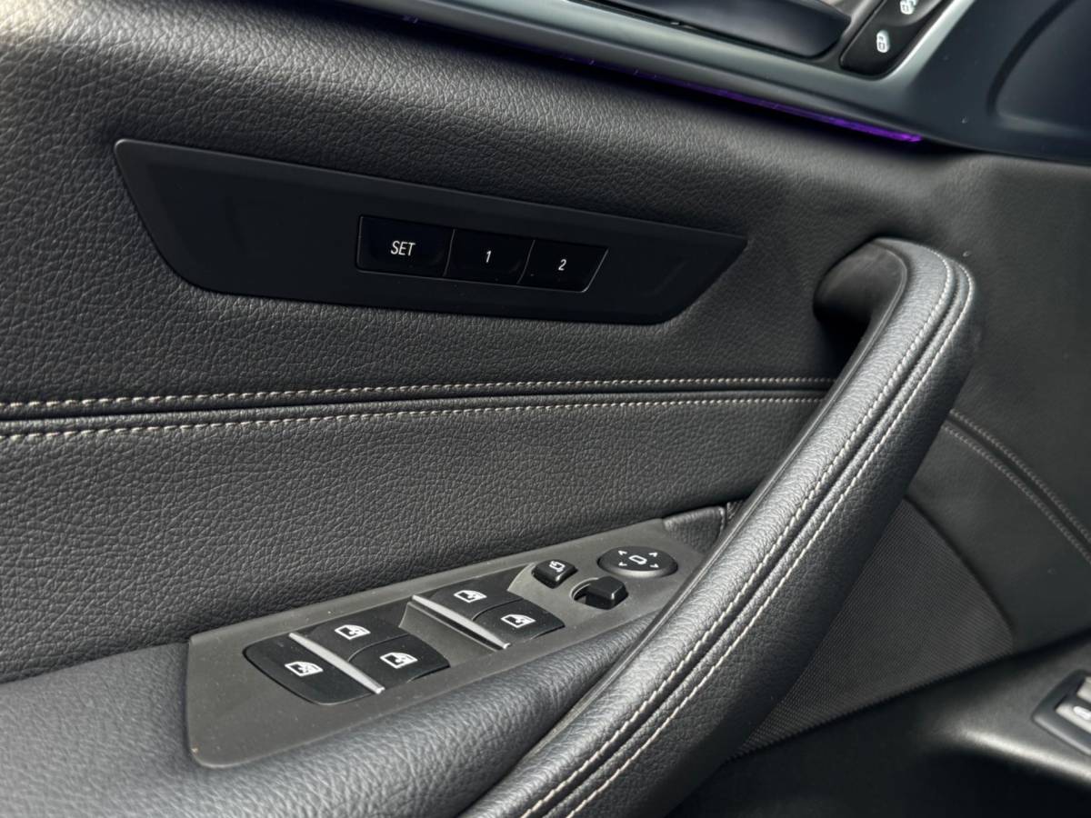 BMW 5 Serie BMW 5-serie Touring 530i M-Sport / Pano / ACC