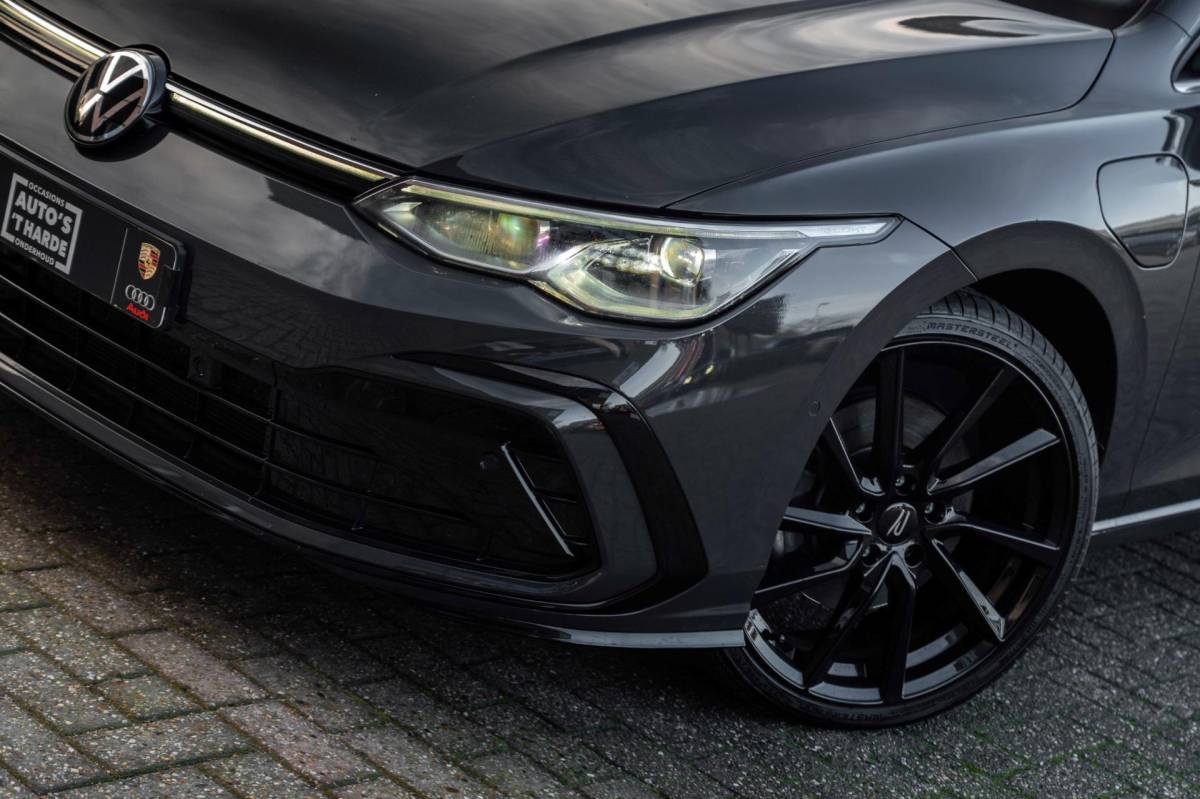 Volkswagen Golf Volkswagen Golf 1.4 eHybrid 204 PK 1e Eig R-Line Pano Massage Adaptive 19”