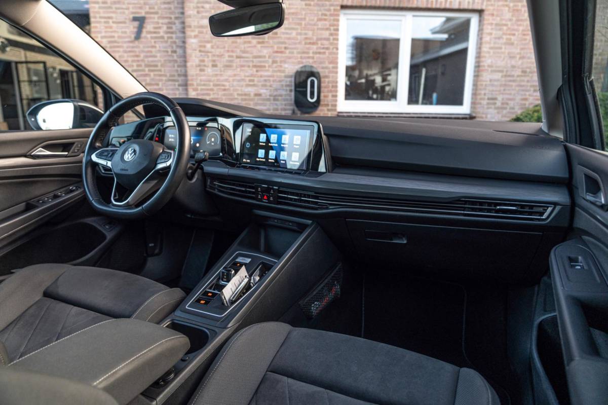 Volkswagen Golf Volkswagen Golf 1.4 eHybrid 204 PK 1e Eig R-Line Pano Massage Adaptive 19”