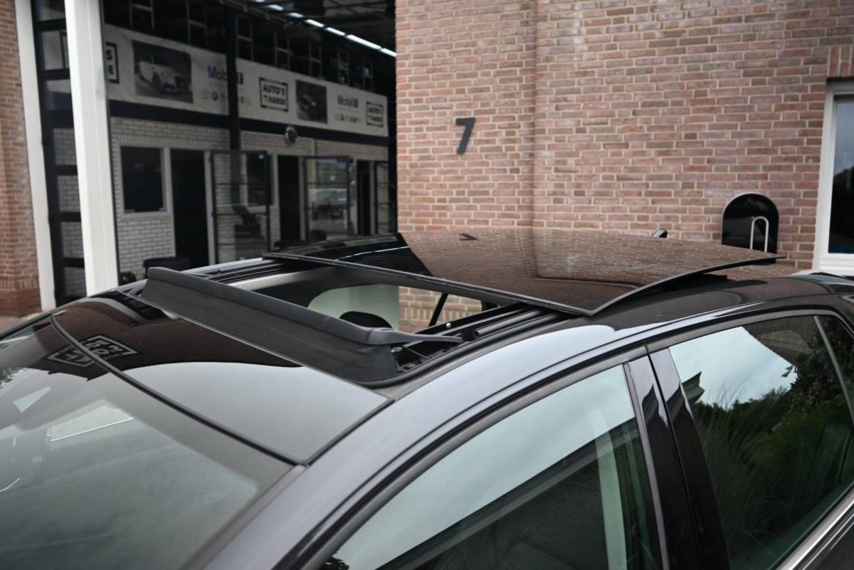 Volkswagen Golf Volkswagen Golf 1.4 eHybrid 204 PK 1e Eig R-Line Pano Massage Adaptive 19”