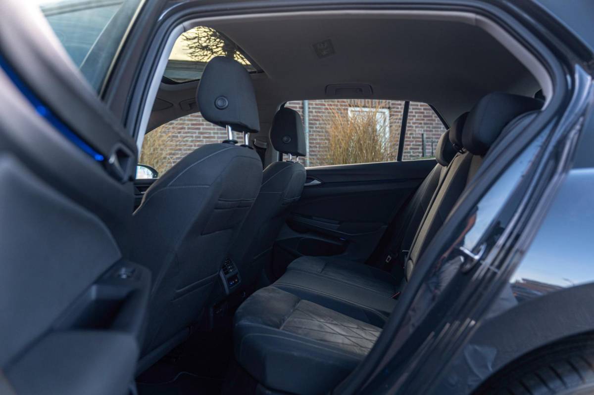 Volkswagen Golf Volkswagen Golf 1.4 eHybrid 204 PK 1e Eig R-Line Pano Massage Adaptive 19”