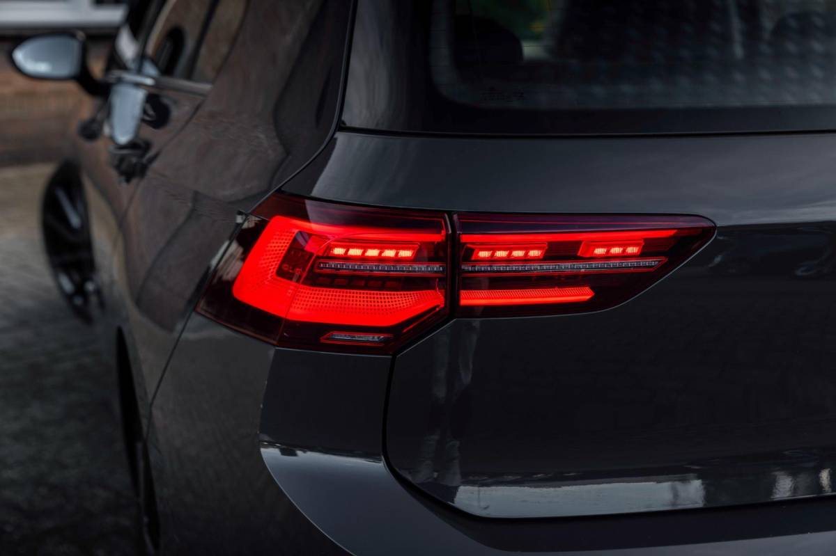 Volkswagen Golf Volkswagen Golf 1.4 eHybrid 204 PK 1e Eig R-Line Pano Massage Adaptive 19”