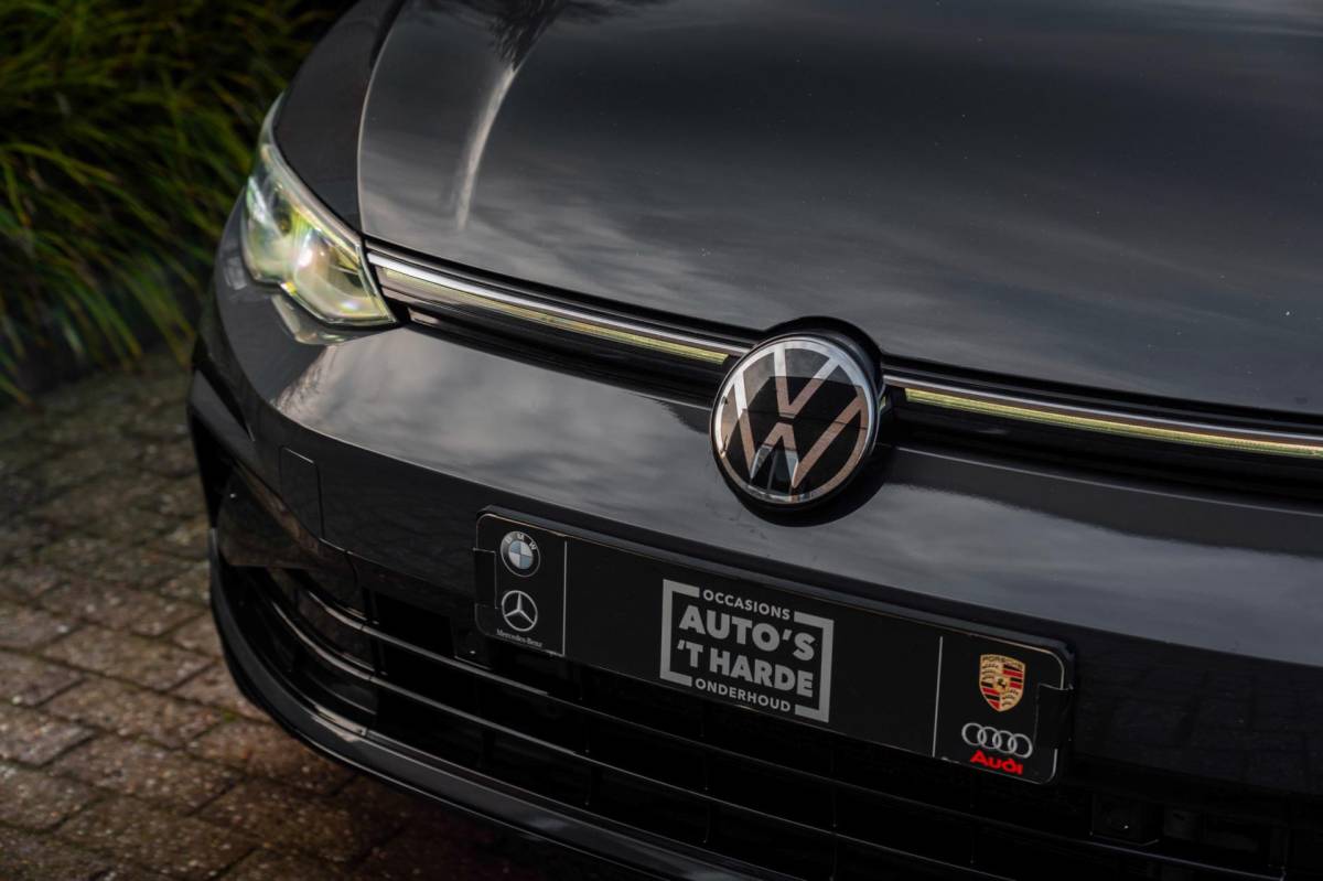 Volkswagen Golf Volkswagen Golf 1.4 eHybrid 204 PK 1e Eig R-Line Pano Massage Adaptive 19”