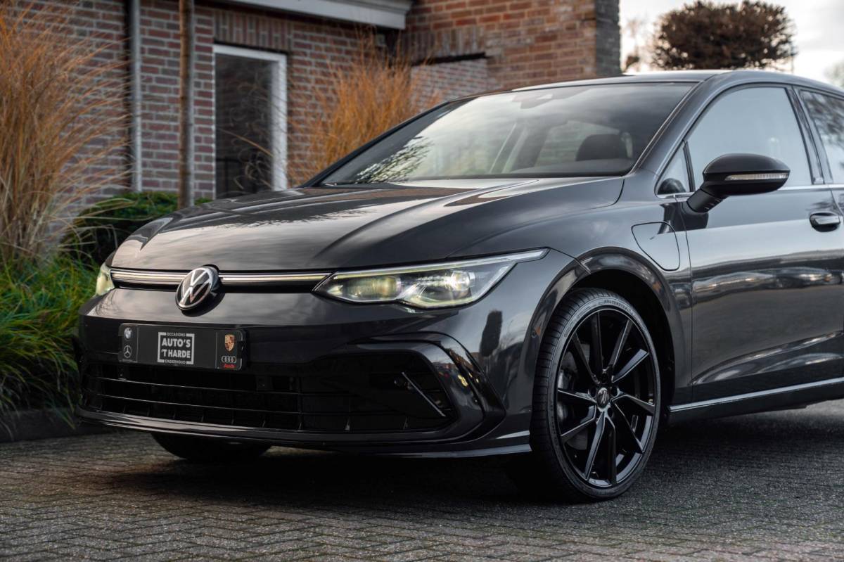 Volkswagen Golf Volkswagen Golf 1.4 eHybrid 204 PK 1e Eig R-Line Pano Massage Adaptive 19”