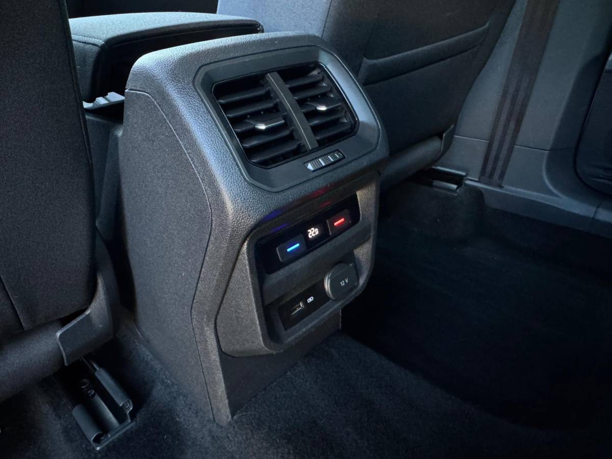 Volkswagen Tiguan Volkswagen TIGUAN 1.5 TSI ACT Highline Business IQ Drive /CarPlay