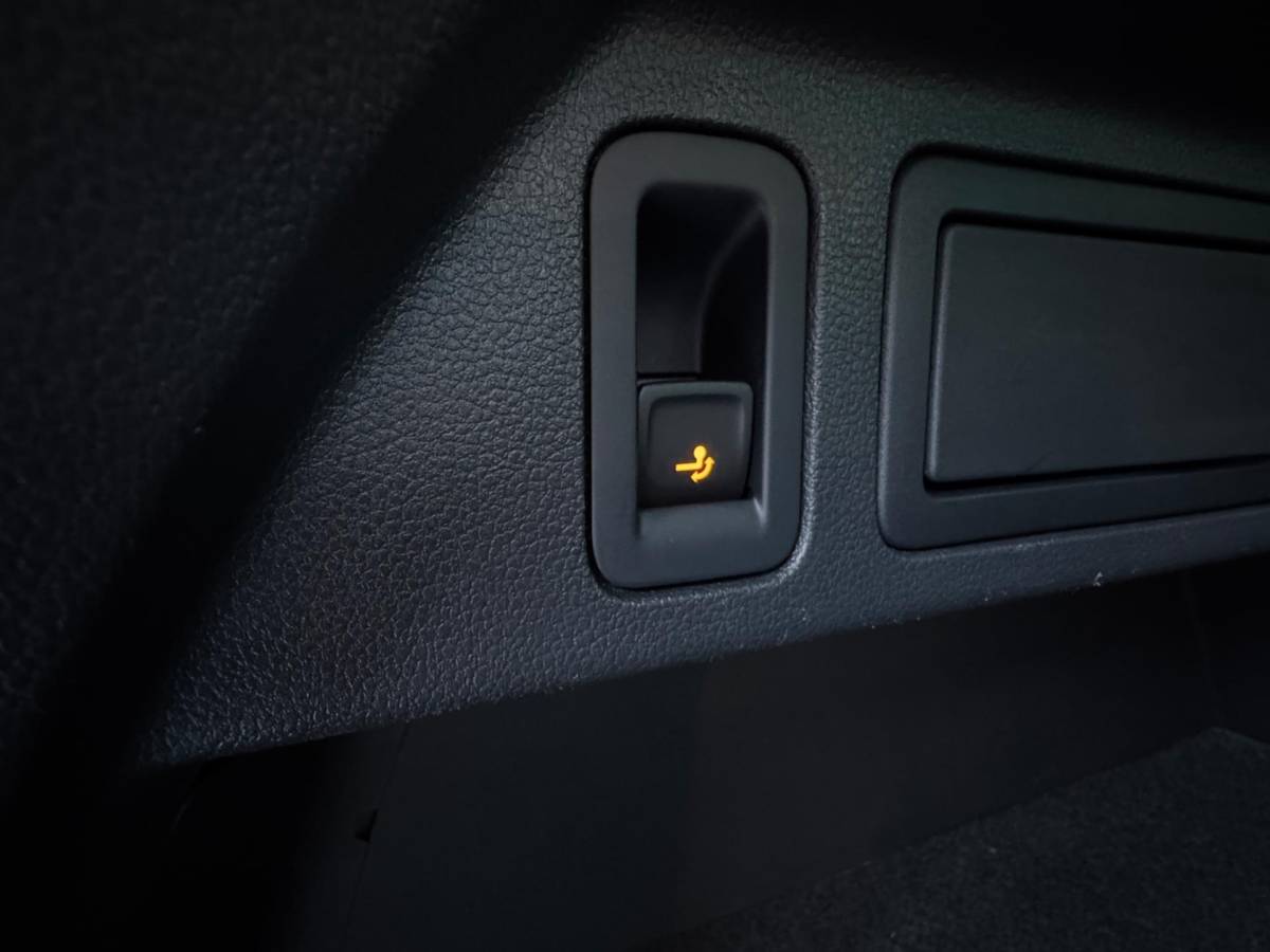 Volkswagen Tiguan Volkswagen TIGUAN 1.5 TSI ACT Highline Business IQ Drive /CarPlay