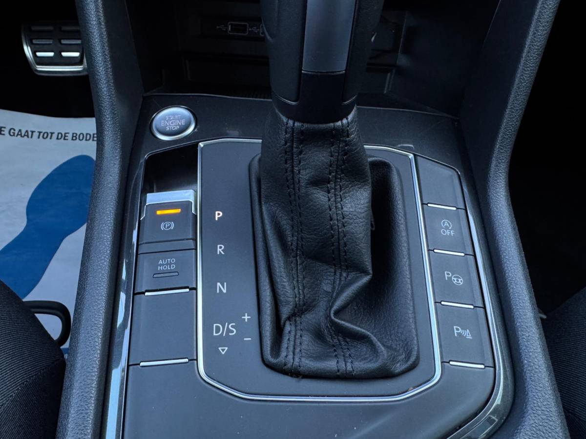 Volkswagen Tiguan Volkswagen TIGUAN 1.5 TSI ACT Highline Business IQ Drive /CarPlay