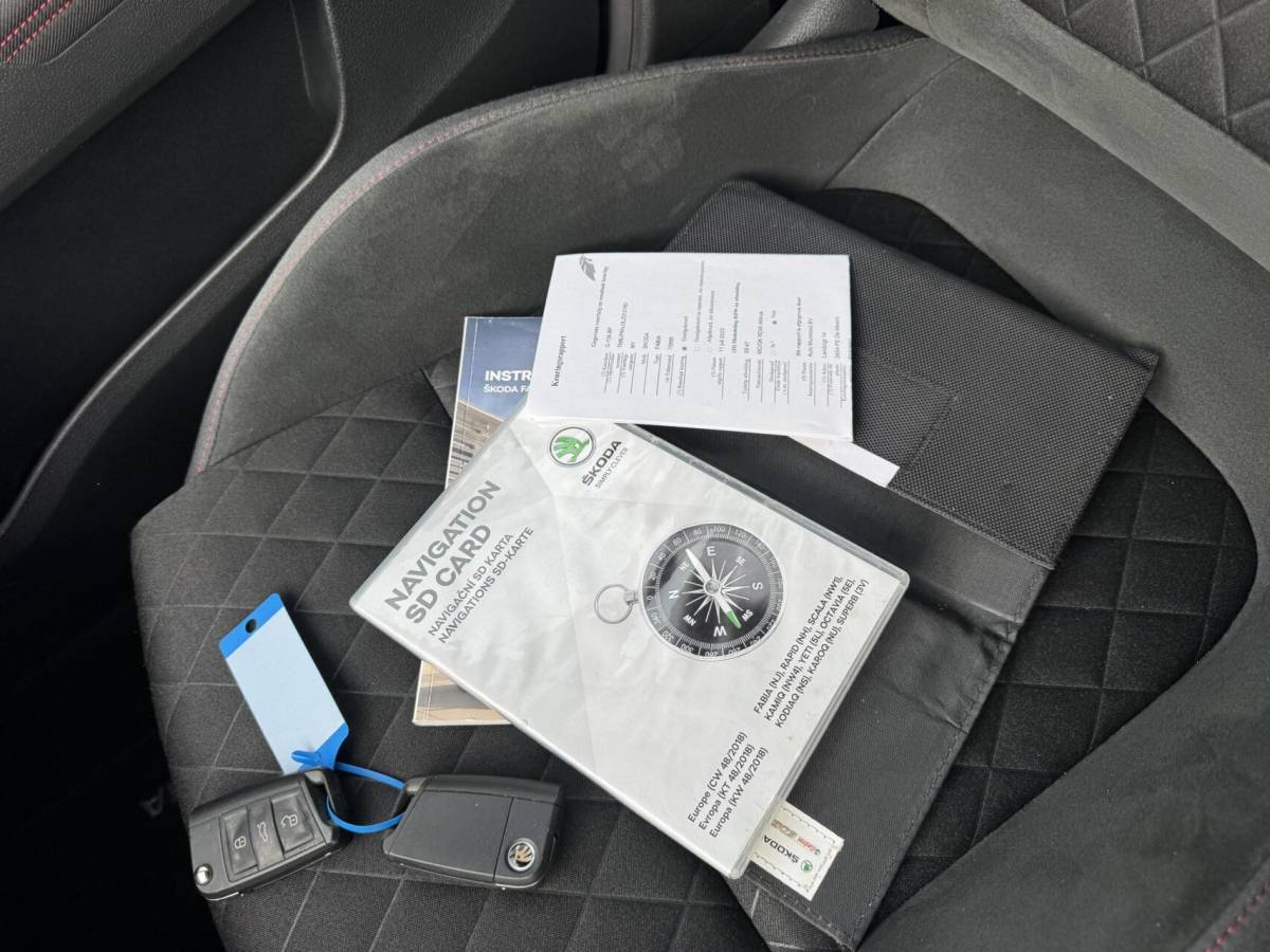 Škoda Fabia Skoda Fabia Combi monte carlo Style kuipstoelen gecoat glas