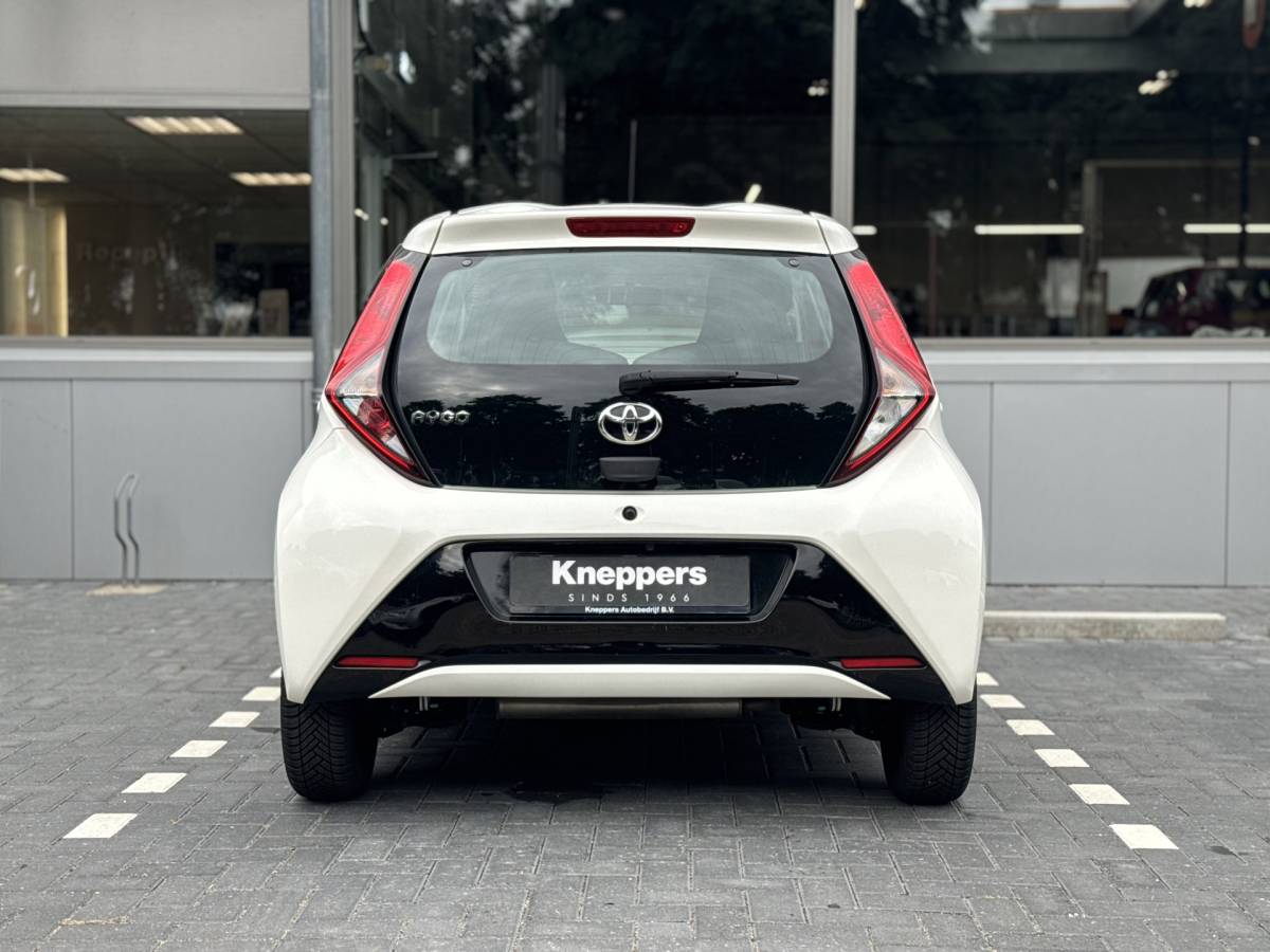 Toyota Aygo Toyota Aygo 1.0 VVT-i x-play Automaat | GEEN AFLEVERKOSTEN |  Airco, Apple/Android