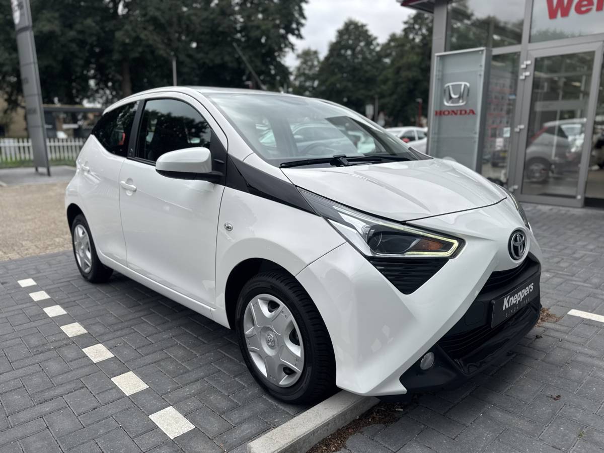 Toyota Aygo Toyota Aygo 1.0 VVT-i x-play Automaat | GEEN AFLEVERKOSTEN |  Airco, Apple/Android