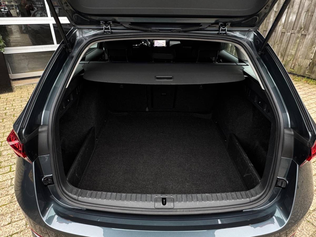 Škoda Octavia Skoda Octavia Combi 1.0 e-TSI Business Edition / ACC / 18’inch