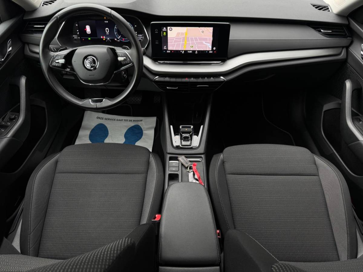 Škoda Octavia Skoda Octavia Combi 1.0 e-TSI Business Edition / ACC / 18’inch