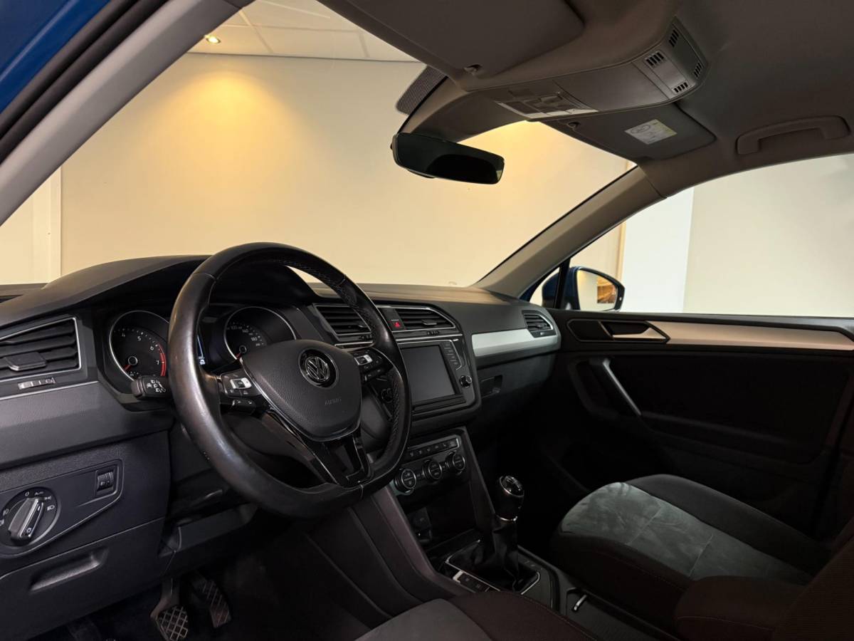 Volkswagen Tiguan Volkswagen Tiguan 1.4 TSI Comfortline Business *Massage* Elektr.Trekhaak|Dealer OH