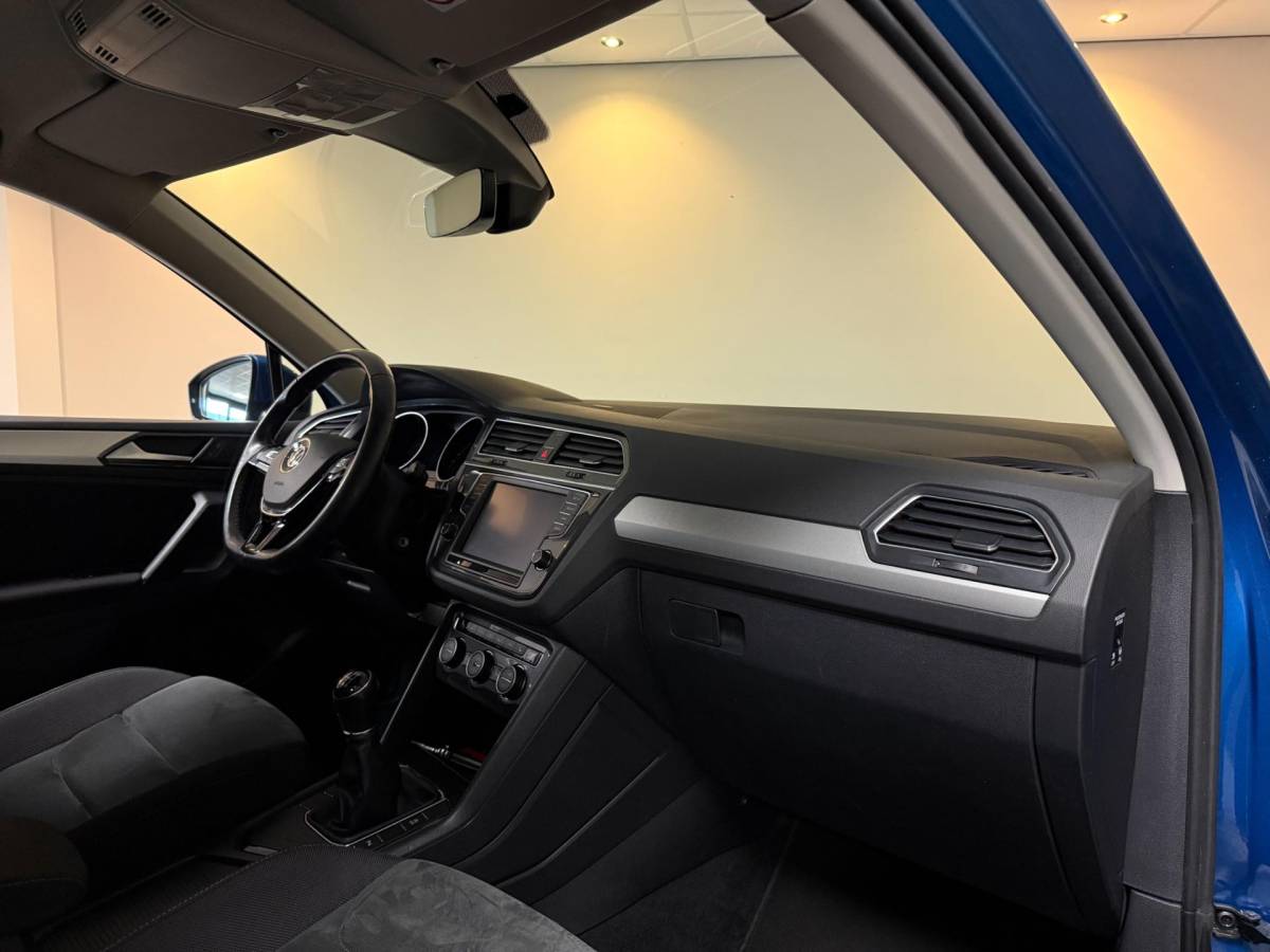 Volkswagen Tiguan Volkswagen Tiguan 1.4 TSI Comfortline Business *Massage* Elektr.Trekhaak|Dealer OH
