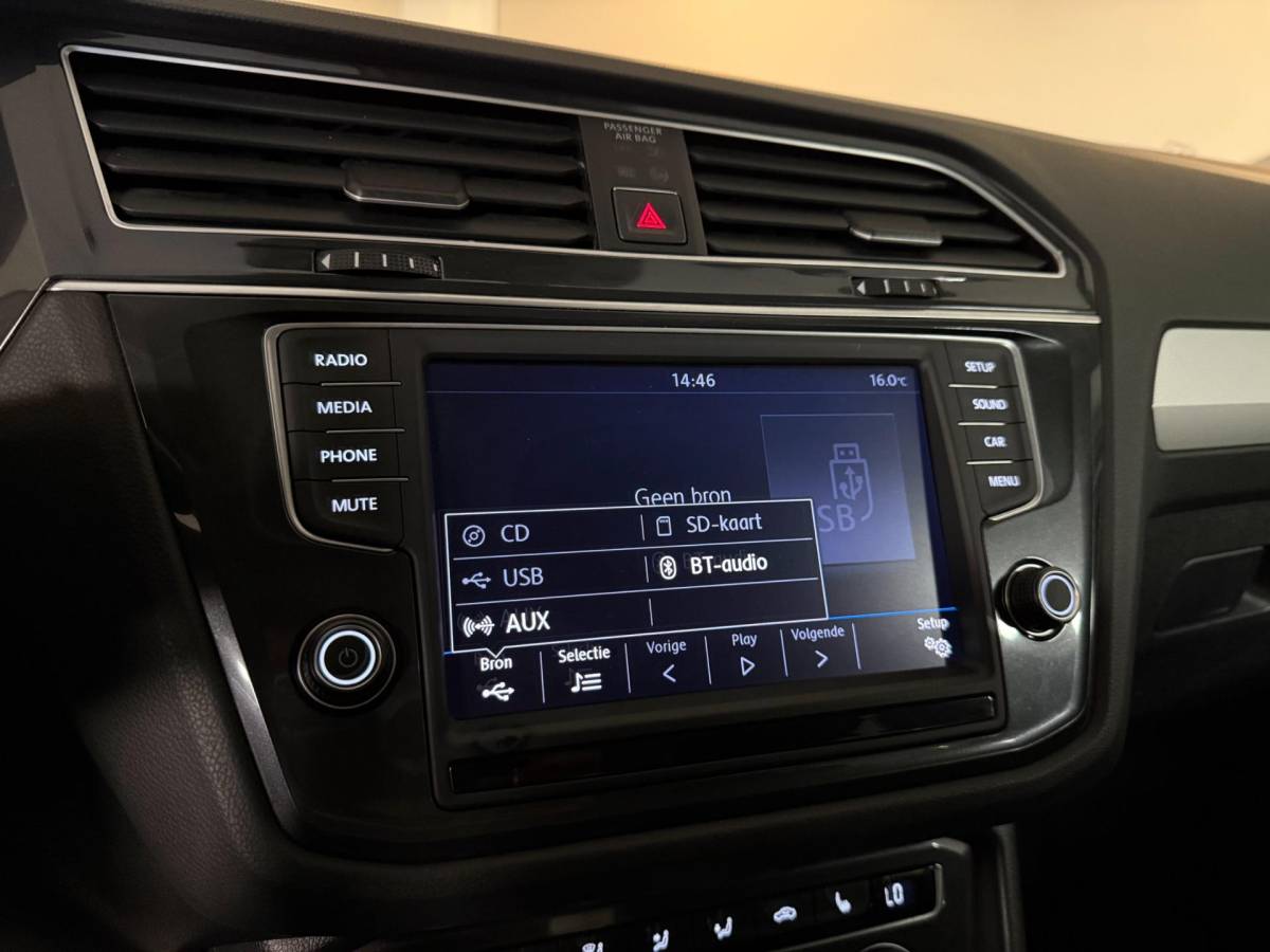 Volkswagen Tiguan Volkswagen Tiguan 1.4 TSI Comfortline Business *Massage* Elektr.Trekhaak|Dealer OH