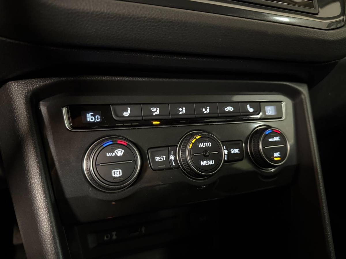 Volkswagen Tiguan Volkswagen Tiguan 1.4 TSI Comfortline Business *Massage* Elektr.Trekhaak|Dealer OH