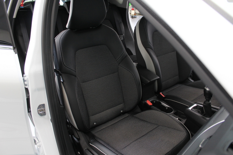 Renault Captur Renault Captur 1.3 mild hybrid 140 techno 141PK, RIJKLAAR!! PANORAMADAK | DEELS LEER | BOSE | STOEL/STUUR/RUITVERWARMING