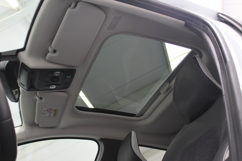 Renault Captur Renault Captur 1.3 mild hybrid 140 techno 141PK, RIJKLAAR!! PANORAMADAK | DEELS LEER | BOSE | STOEL/STUUR/RUITVERWARMING