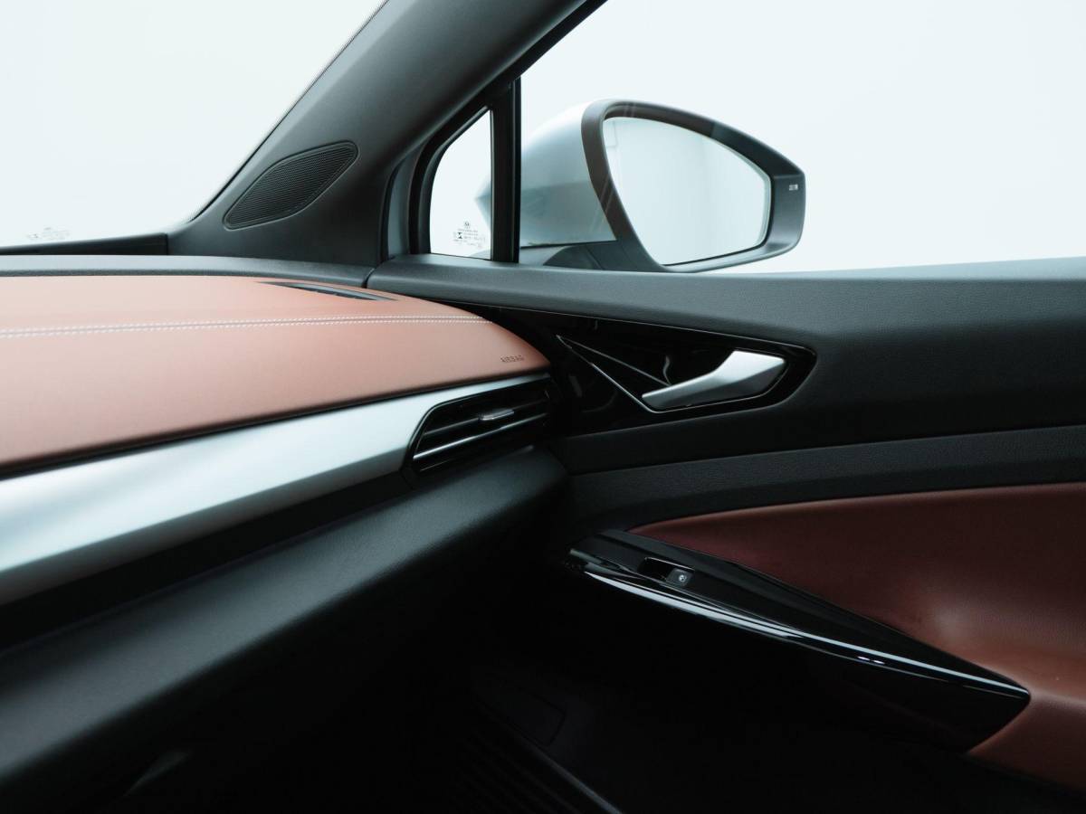 Volkswagen ID.4 Volkswagen ID.4 Business 77 kWh 204 Pk | Adaptive Cruise | Climate Control | Stoelverwarming | Navigatie | Camera | Carplay | 19 Inch | 40.715 Km!!