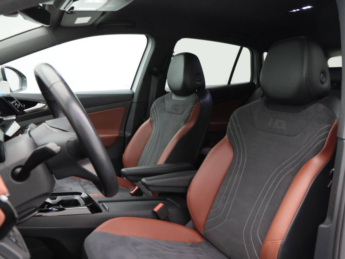 Volkswagen ID.4 Volkswagen ID.4 Business 77 kWh 204 Pk | Adaptive Cruise | Climate Control | Stoelverwarming | Navigatie | Camera | Carplay | 19 Inch | 40.715 Km!!