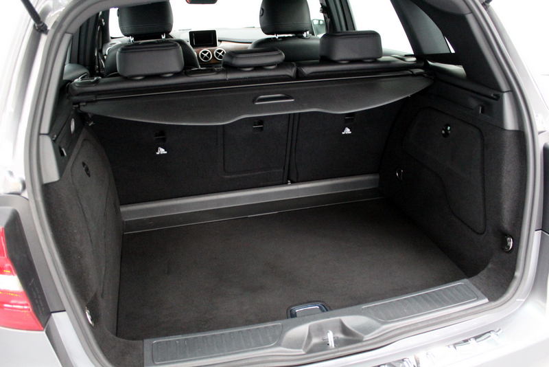 Mercedes-Benz B-Klasse Mercedes-Benz B-klasse 180 123PK, RIJKLAAR!! | AIRCO | CRUISE CONTROLE | LEER | NAVIGATIE | VERWARMDE STOELEN