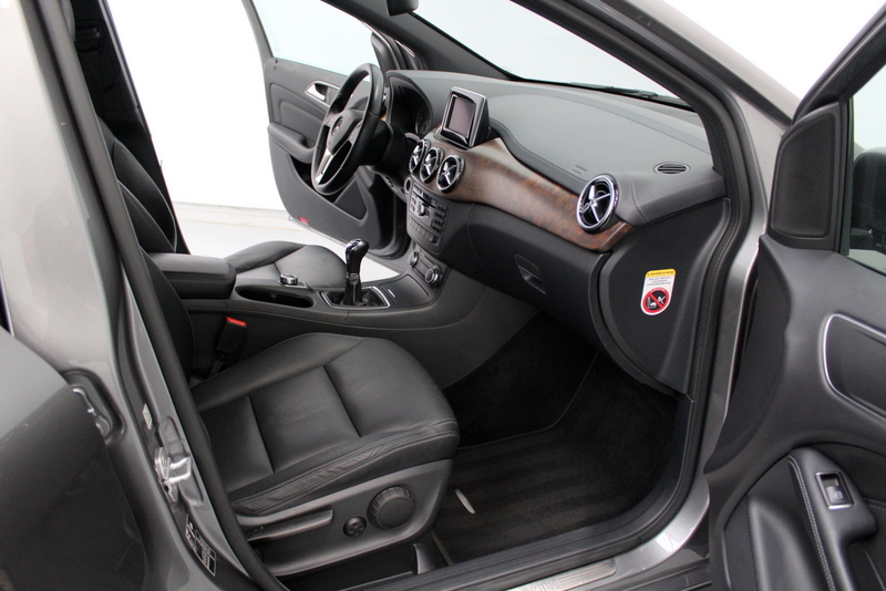 Mercedes-Benz B-Klasse Mercedes-Benz B-klasse 180 123PK, RIJKLAAR!! | AIRCO | CRUISE CONTROLE | LEER | NAVIGATIE | VERWARMDE STOELEN