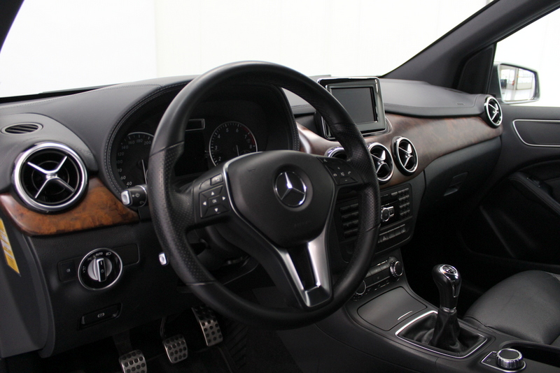 Mercedes-Benz B-Klasse Mercedes-Benz B-klasse 180 123PK, RIJKLAAR!! | AIRCO | CRUISE CONTROLE | LEER | NAVIGATIE | VERWARMDE STOELEN