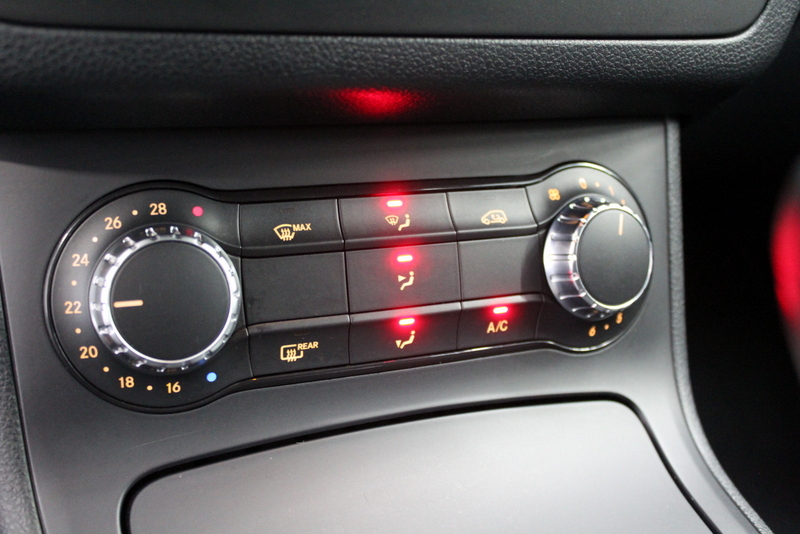 Mercedes-Benz B-Klasse Mercedes-Benz B-klasse 180 123PK, RIJKLAAR!! | AIRCO | CRUISE CONTROLE | LEER | NAVIGATIE | VERWARMDE STOELEN