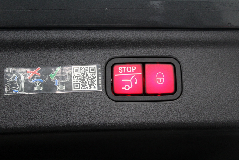 Mercedes-Benz EQE Mercedes-Benz EQE SUV 350 4Matic AMG Line 91 kWh, RIJKLAAR!! | PANORAMADAK | ELEC-TREKHAAK | LUCHTVERING | BURMESTER SOUND