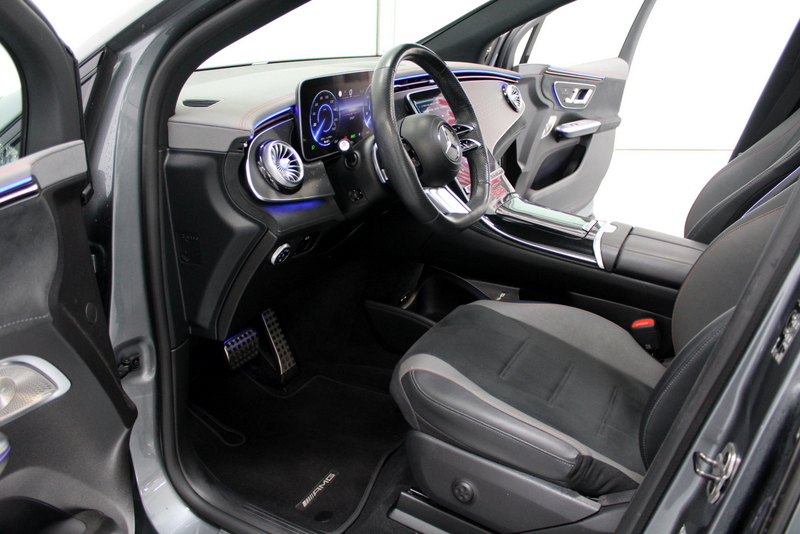 Mercedes-Benz EQE Mercedes-Benz EQE SUV 350 4Matic AMG Line 91 kWh, RIJKLAAR!! | PANORAMADAK | ELEC-TREKHAAK | LUCHTVERING | BURMESTER SOUND