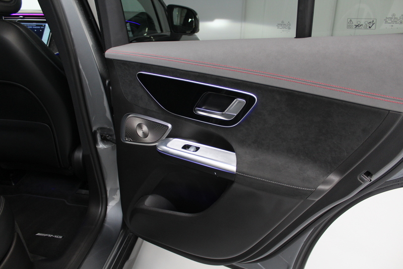 Mercedes-Benz EQE Mercedes-Benz EQE SUV 350 4Matic AMG Line 91 kWh, RIJKLAAR!! | PANORAMADAK | ELEC-TREKHAAK | LUCHTVERING | BURMESTER SOUND