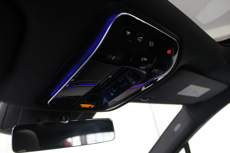 Mercedes-Benz EQE Mercedes-Benz EQE SUV 350 4Matic AMG Line 91 kWh, RIJKLAAR!! | PANORAMADAK | ELEC-TREKHAAK | LUCHTVERING | BURMESTER SOUND