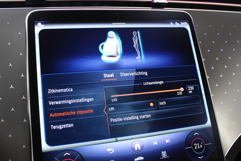 Mercedes-Benz EQE Mercedes-Benz EQE SUV 350 4Matic AMG Line 91 kWh, RIJKLAAR!! | PANORAMADAK | ELEC-TREKHAAK | LUCHTVERING | BURMESTER SOUND