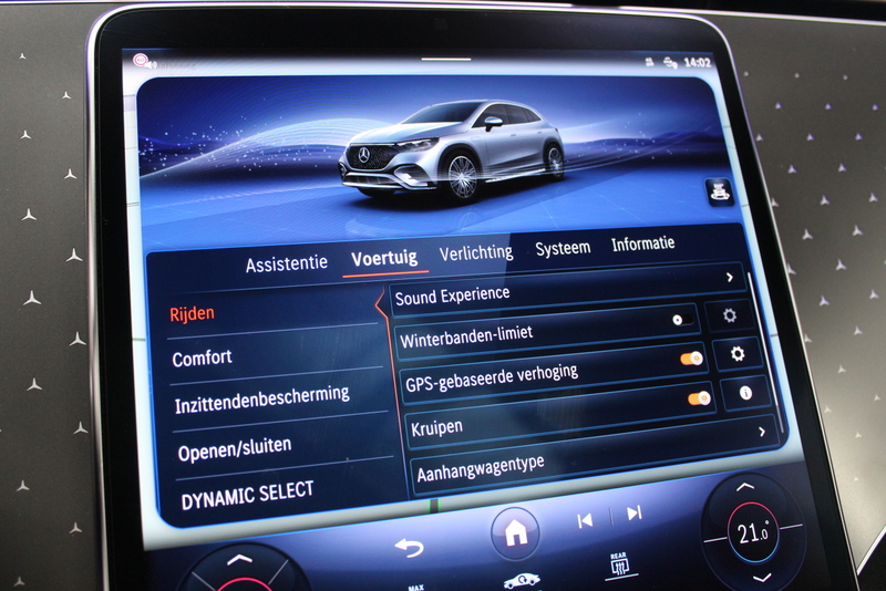 Mercedes-Benz EQE Mercedes-Benz EQE SUV 350 4Matic AMG Line 91 kWh, RIJKLAAR!! | PANORAMADAK | ELEC-TREKHAAK | LUCHTVERING | BURMESTER SOUND