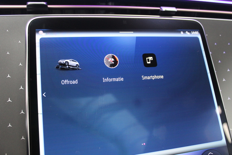 Mercedes-Benz EQE Mercedes-Benz EQE SUV 350 4Matic AMG Line 91 kWh, RIJKLAAR!! | PANORAMADAK | ELEC-TREKHAAK | LUCHTVERING | BURMESTER SOUND