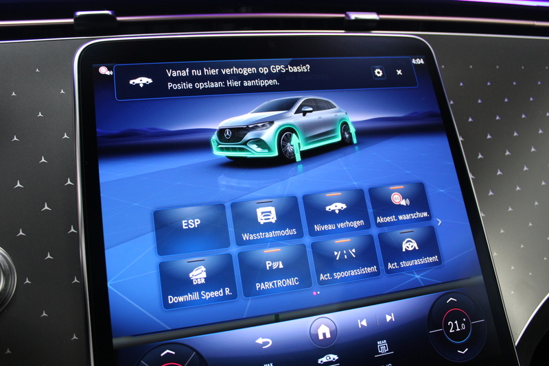 Mercedes-Benz EQE Mercedes-Benz EQE SUV 350 4Matic AMG Line 91 kWh, RIJKLAAR!! | PANORAMADAK | ELEC-TREKHAAK | LUCHTVERING | BURMESTER SOUND