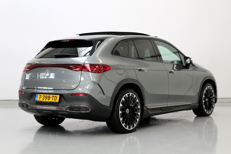 Mercedes-Benz EQE Mercedes-Benz EQE SUV 350 4Matic AMG Line 91 kWh, RIJKLAAR!! | PANORAMADAK | ELEC-TREKHAAK | LUCHTVERING | BURMESTER SOUND