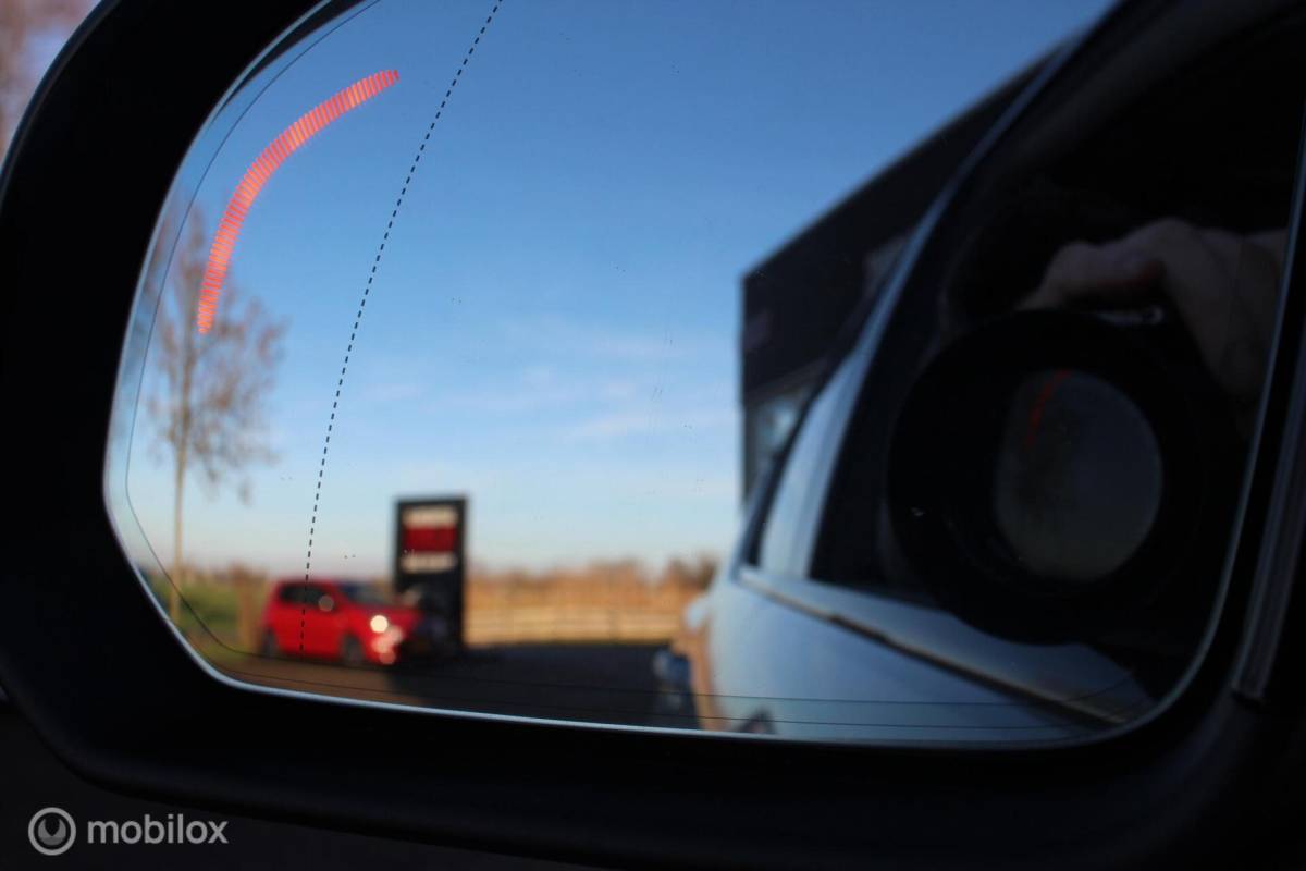 Volvo XC40 Volvo XC40 1.5 T3 R-Design Panodak/19Inch/Camera360/H&K/ACC/Trekhaak