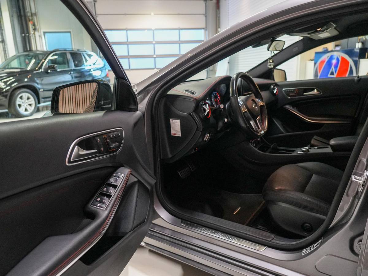 Mercedes-Benz A-Klasse Mercedes-Benz A-klasse 250 Sport Ambition