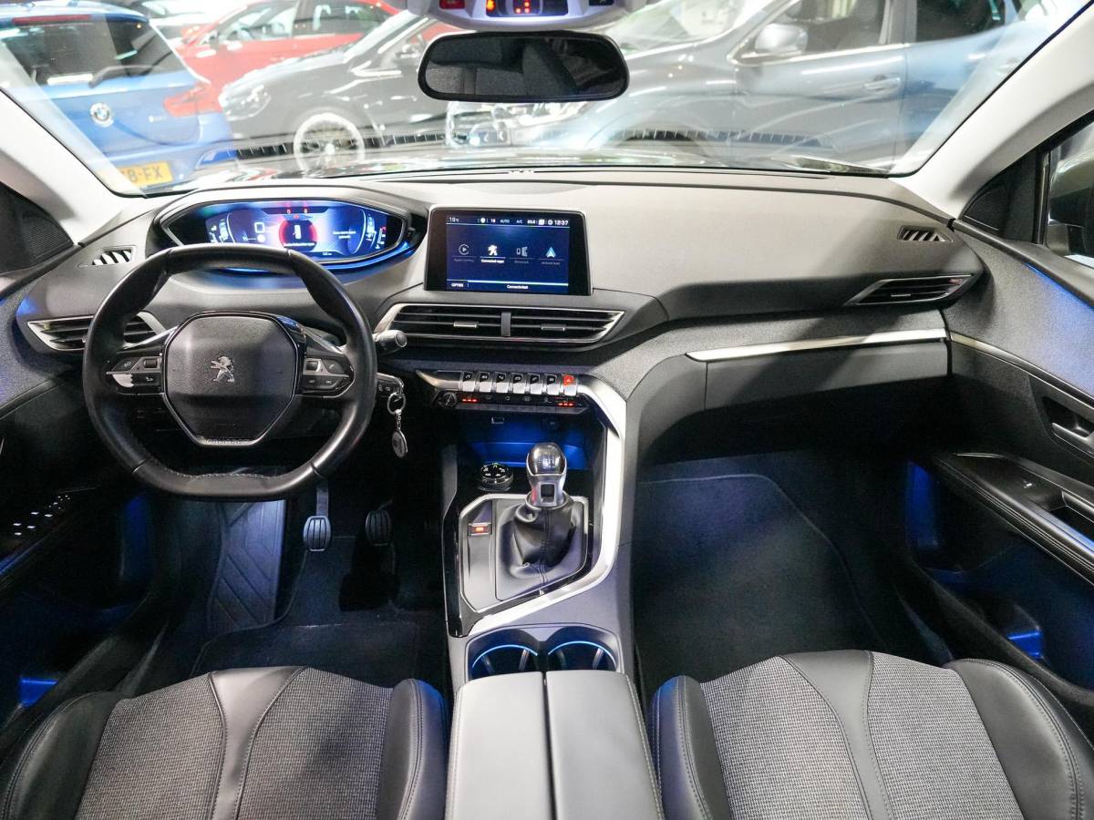 Peugeot 5008 Peugeot 5008 1.2 PureTech Access 7P