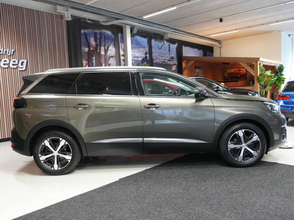 Peugeot 5008 Peugeot 5008 1.2 PureTech Access 7P